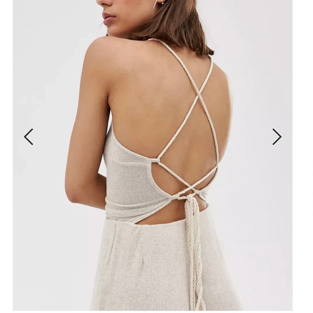 ~~ SOLD~~ ASOS DESIGN jumpsuit with split leg and rope tie back detail - Picture 3 of 9